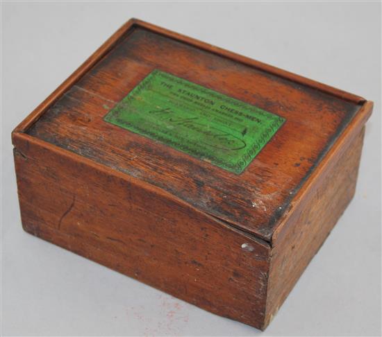 A Victorian Jaques staunton pattern ebony and boxwood chess set, Kings 3.5in.